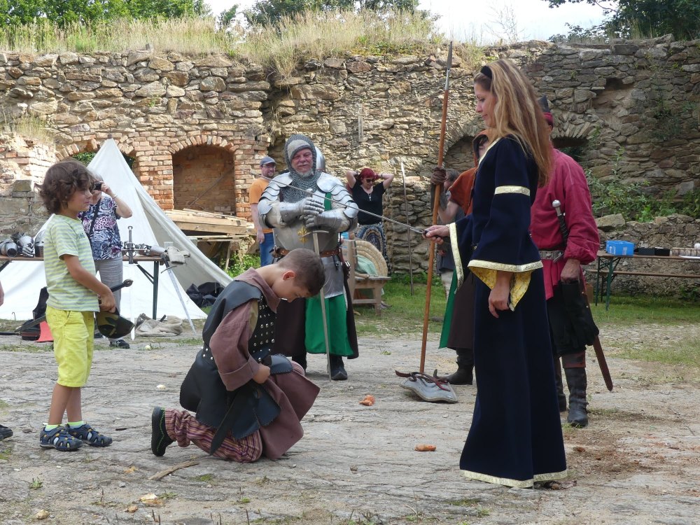 Trochu světla do historie hradu - letní akce